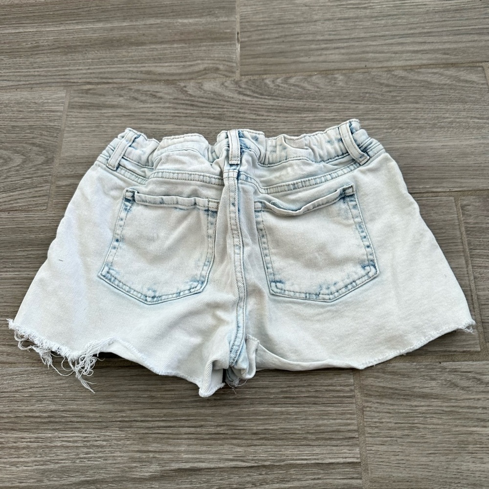 Lightwash Adjustable Waist Short Mini Distressed Shorts with Pockets - Picture 5 of 8